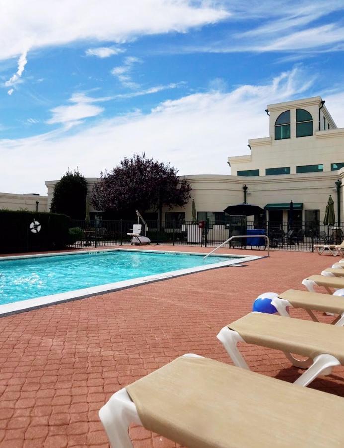 Holiday Inn Plainview-Long Island By Ihg Exterior foto